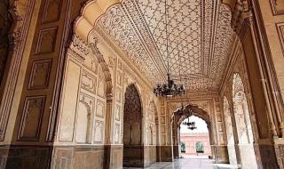 世界上最大的单个房间面积 世界上最大的清真寺